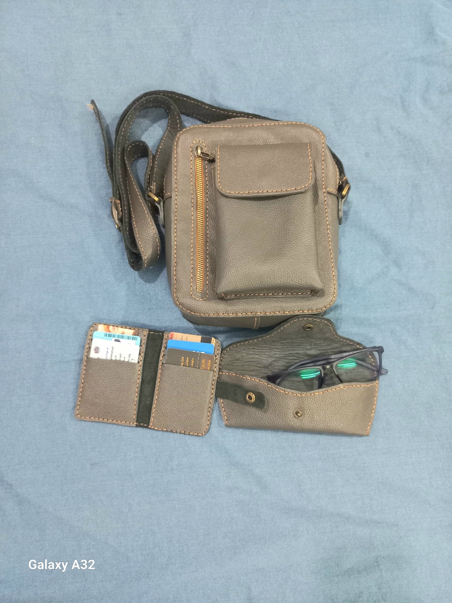 کیف چرم هنرمند