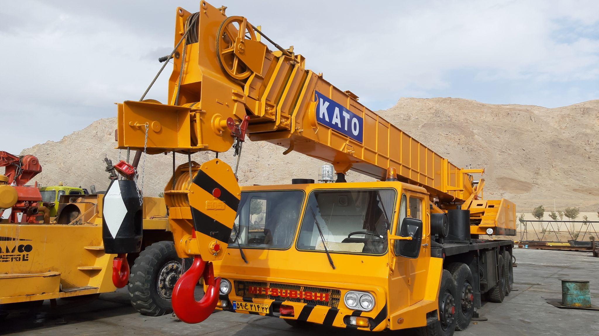 تعمیرگاه سنگین بنز آمیکو فاو و جرثقیل