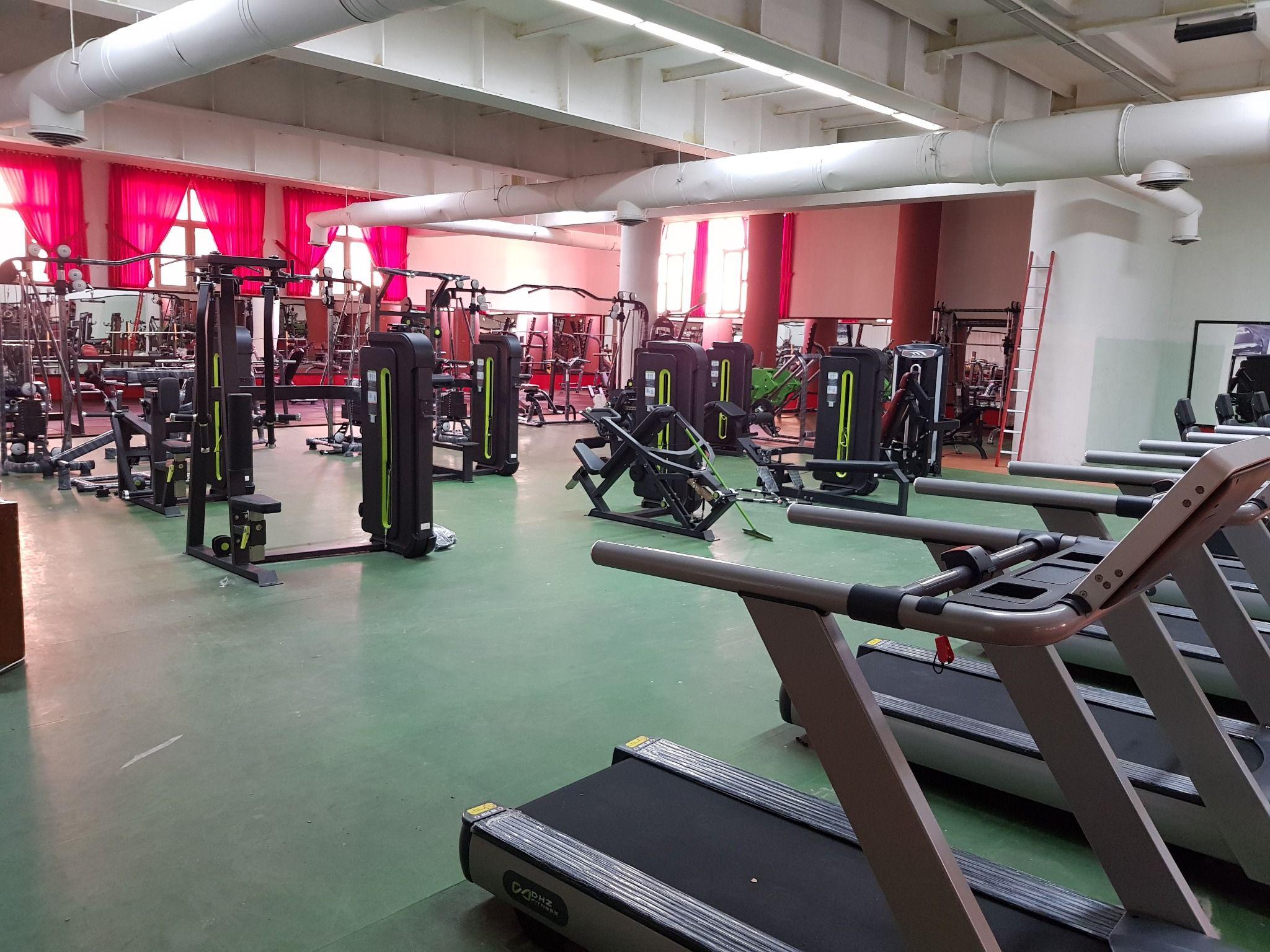 سالن بدنسازی و پینگ پنگ قیام