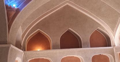 طراحی و اجرای نمای سنتی زمانی