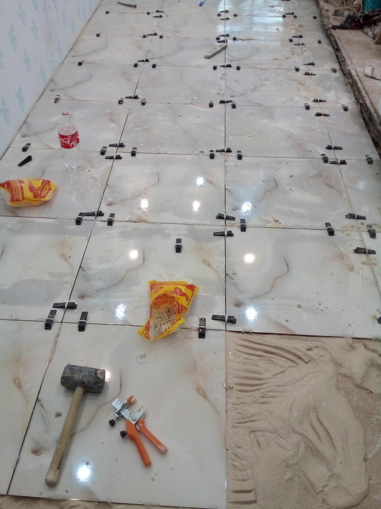 نصب  انواع کاشی و سرامیک  وموزایک کاری