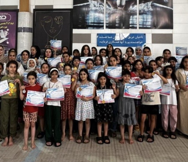 مربی شنا نسرین احمدی