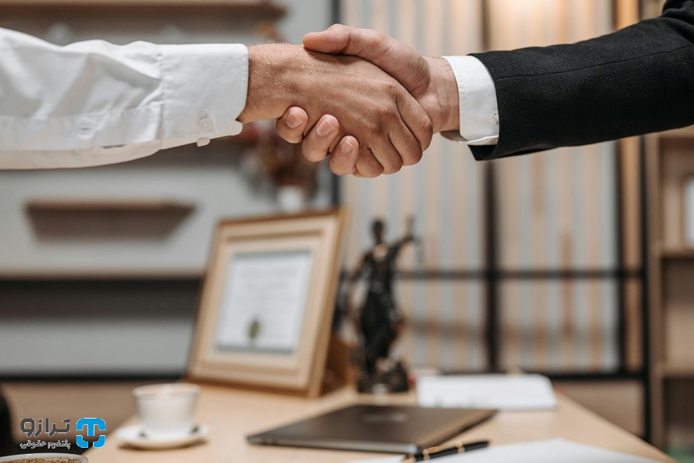 مهرداد احسنی وکیل و مشاور حقوقی
