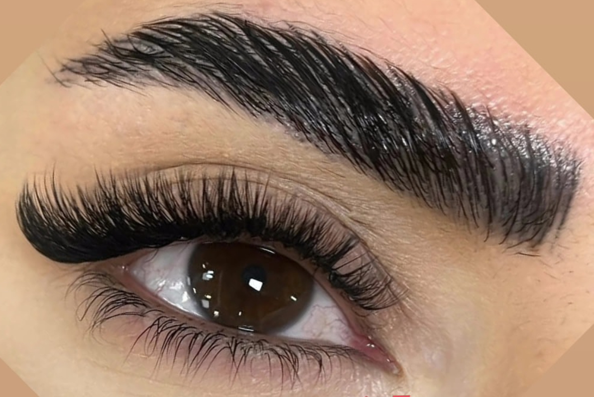 خدمات تخصصی مژه و ابرو سمیه شیرازی
