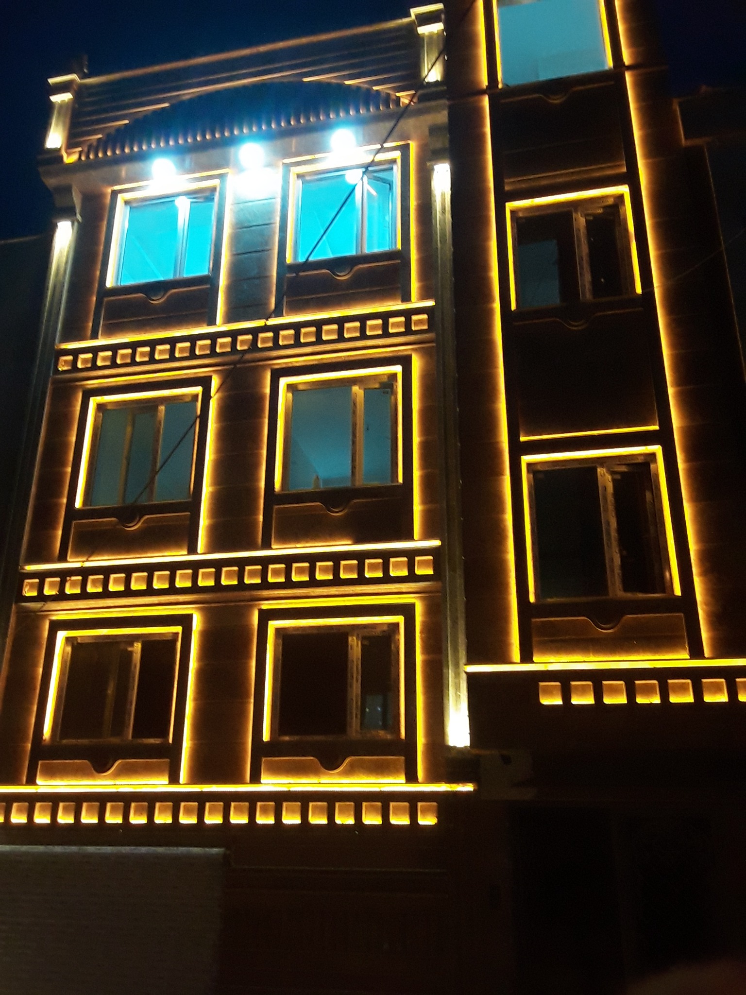 خدمات تخصصی برق ساختمان حیدری