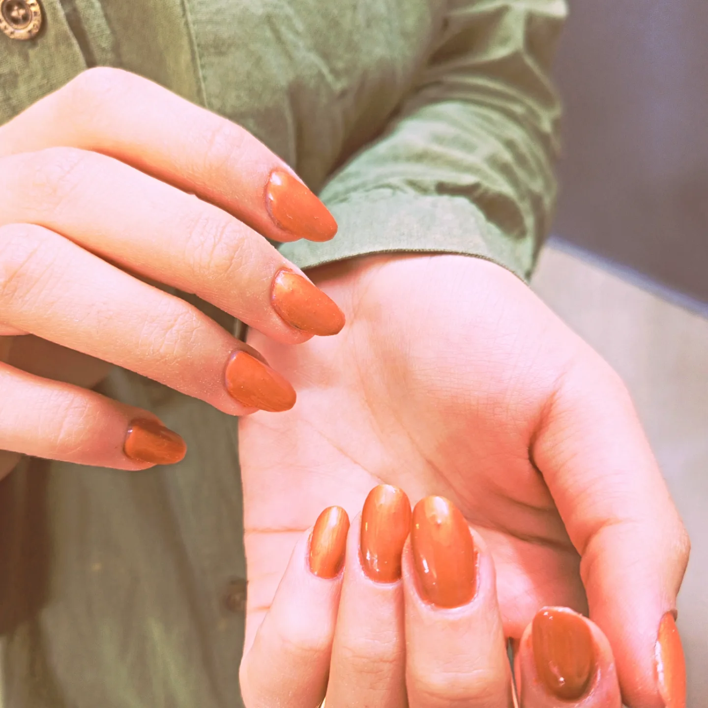 خدمات تخصصی ناخن و آموزش رز سرخ