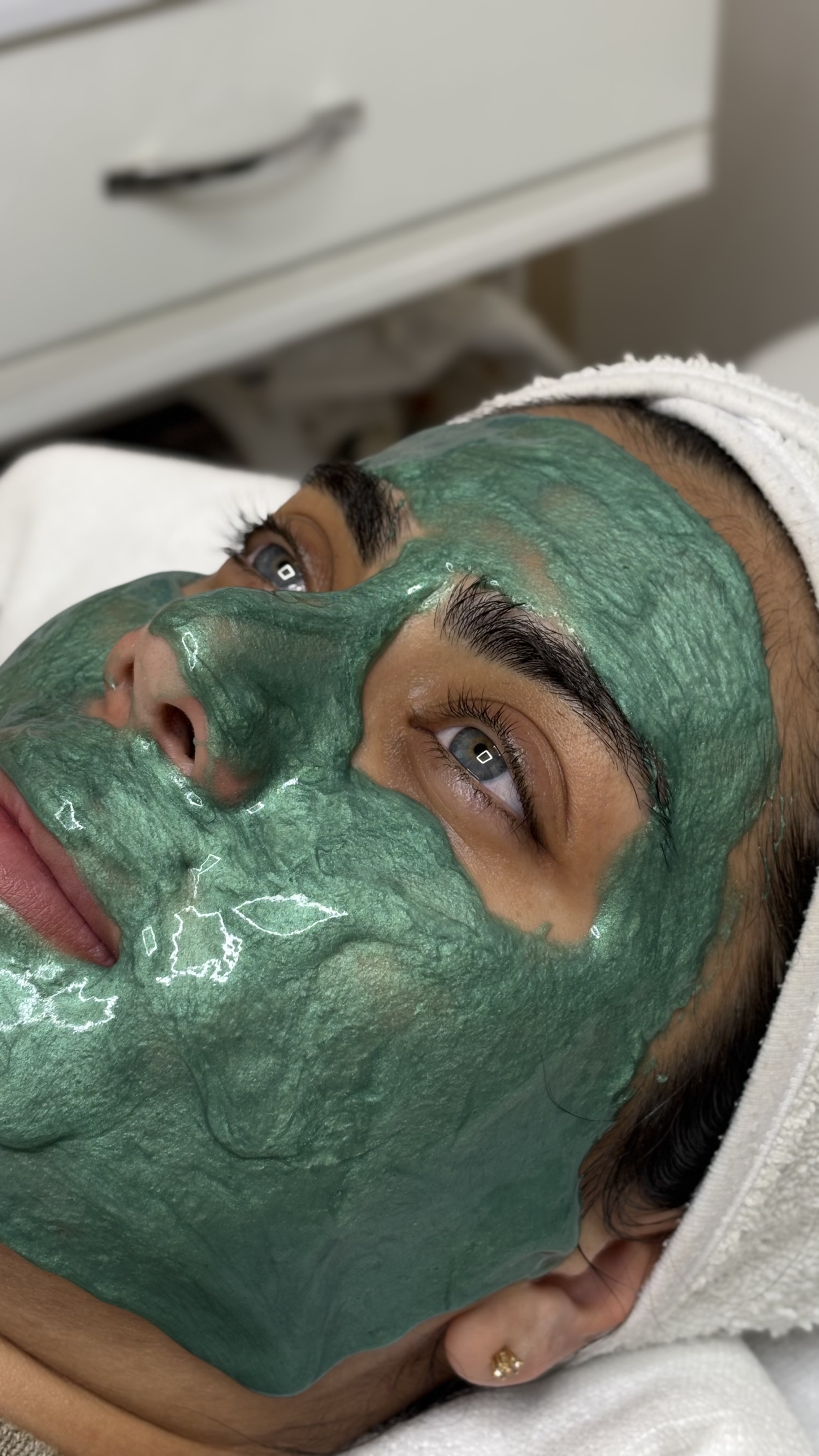 خدمات تخصصی پوست راحله