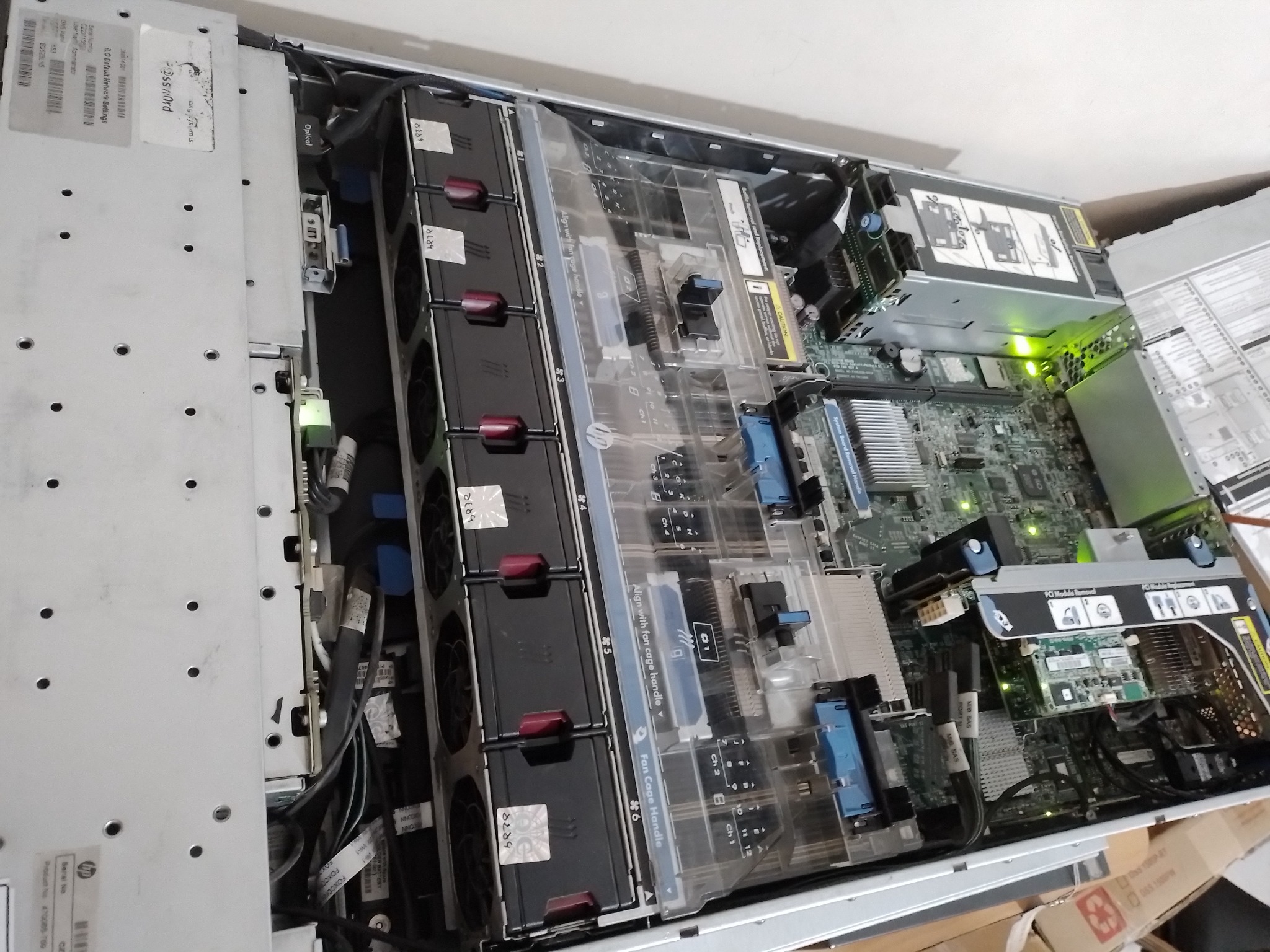 خدمات شبکه و سرور گروه استاد شبکه