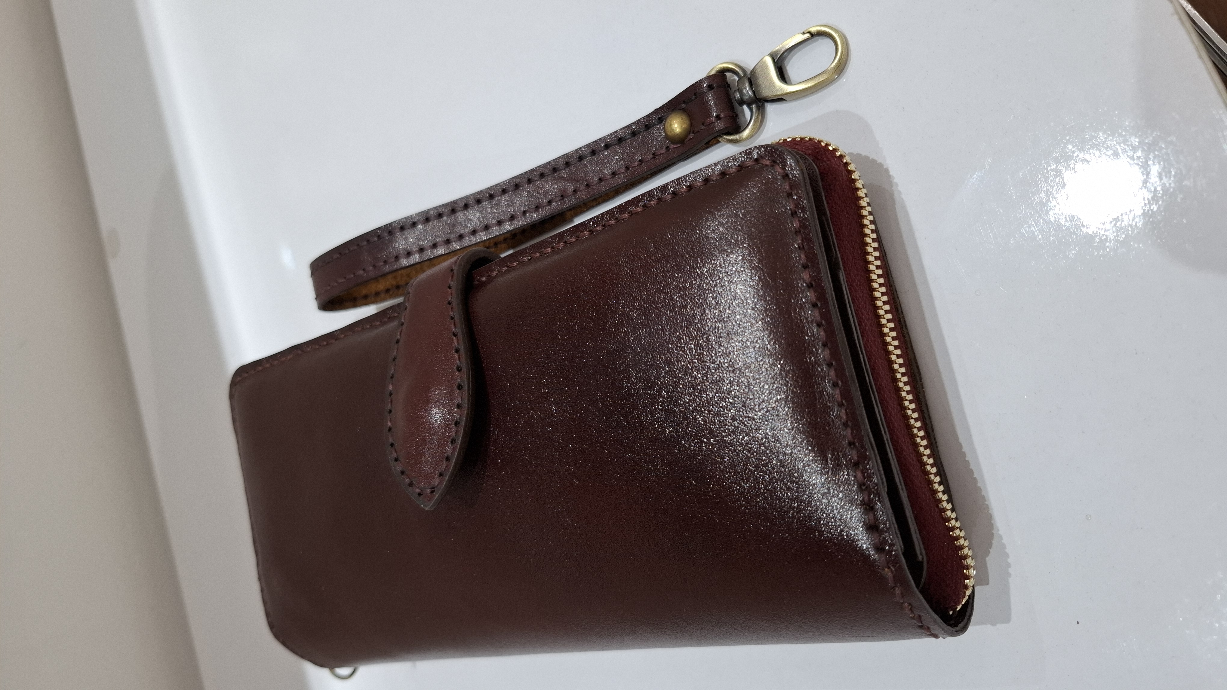 چرم دست دوز نورا