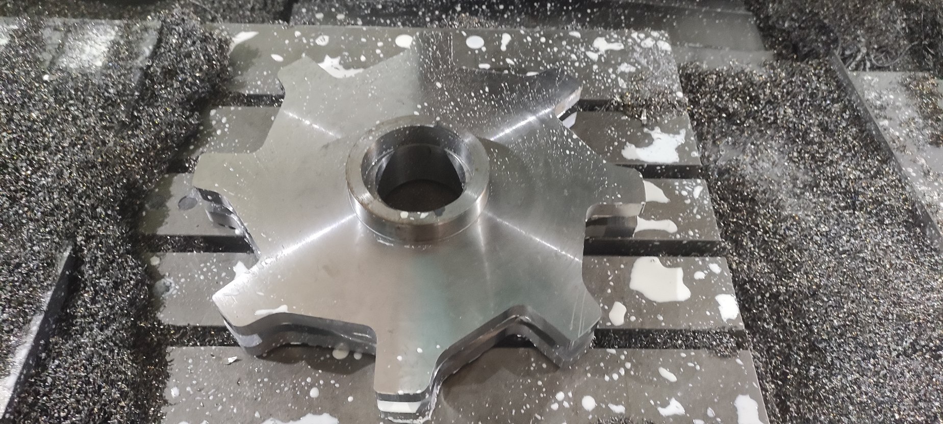 خدمات فرز کاری و ماشینکاری نیکان