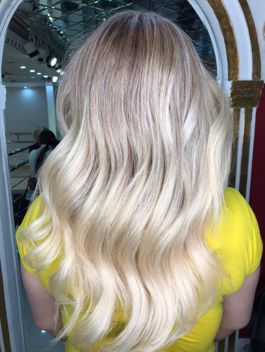 سالن تخصصی رنگ و لایت ستوده(10درصدتخفیف)