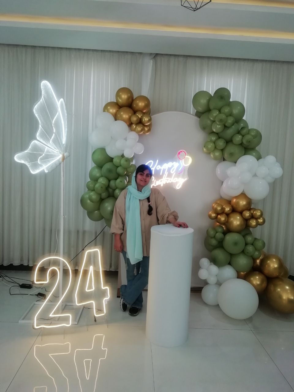 بادکنک آرایی و گل آرایی پاویون