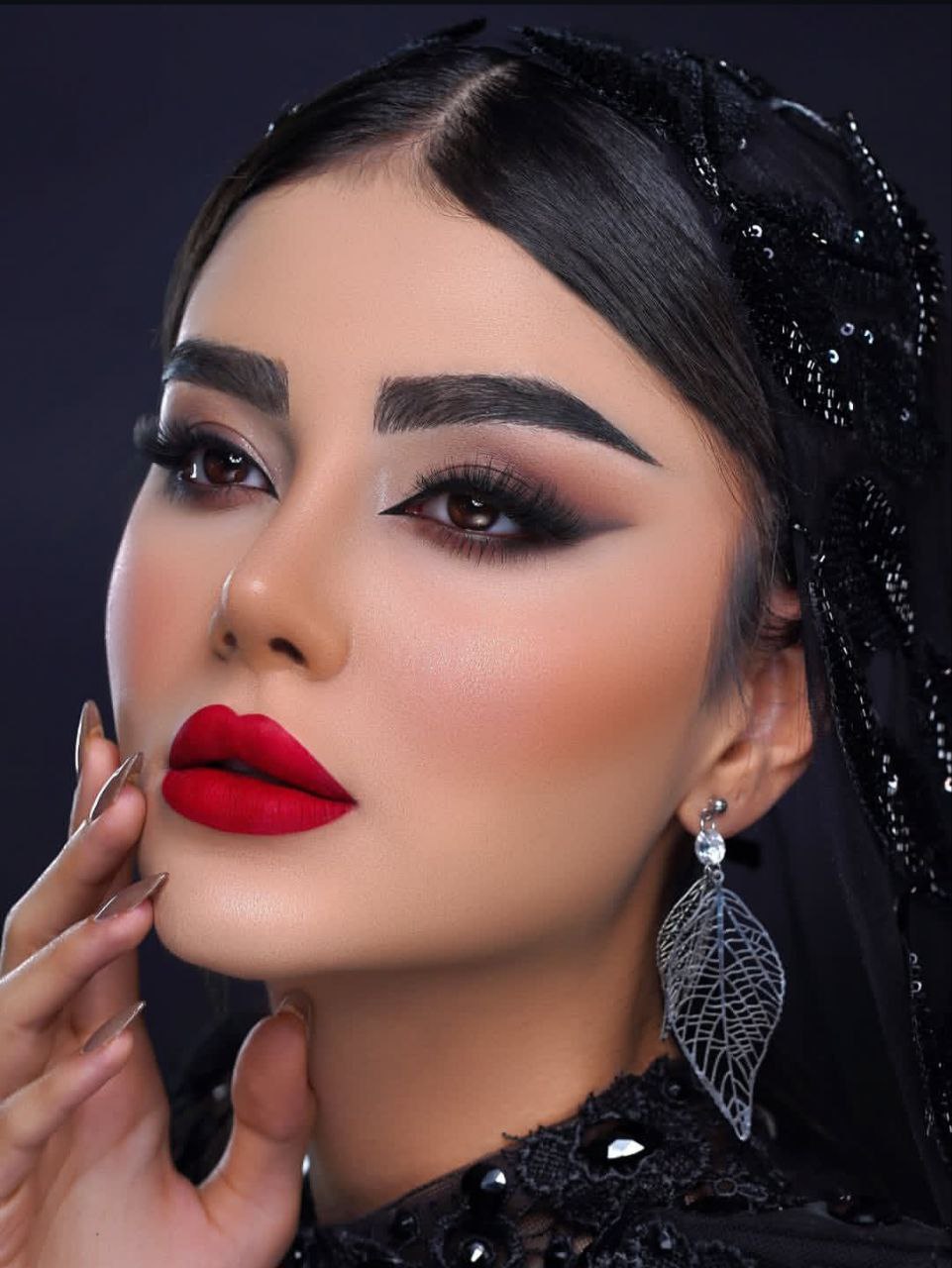 میکاپ آرتیست آیناز