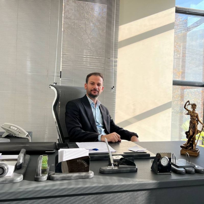 وکیل پایه یک دادگستری