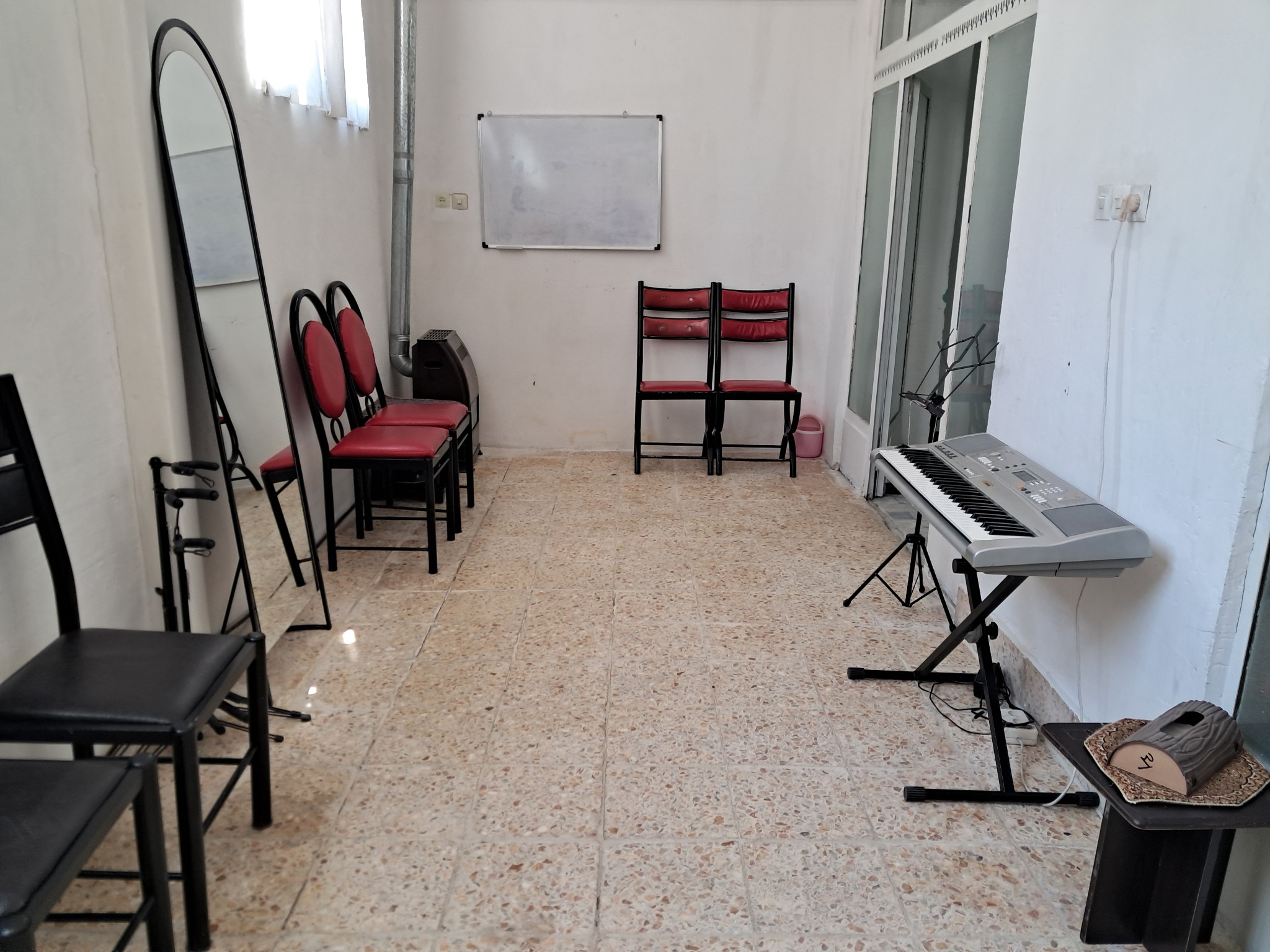 آکادمی موسیقی و زبان انگلیسی ابتهاج