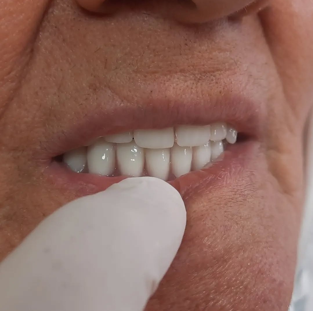 دندانسازی ظفر(راد)