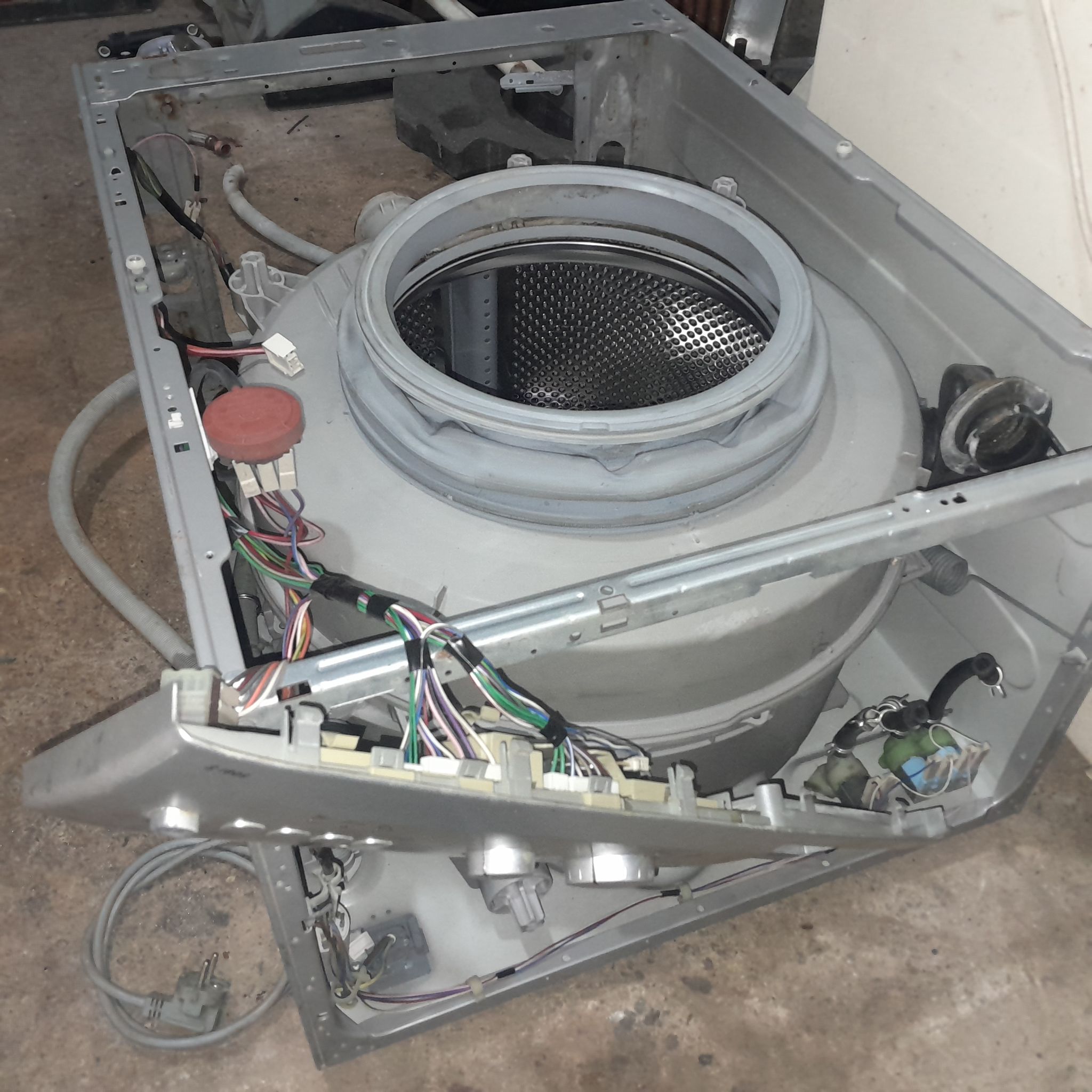 خدمات فنی سلول خاکستری قائم