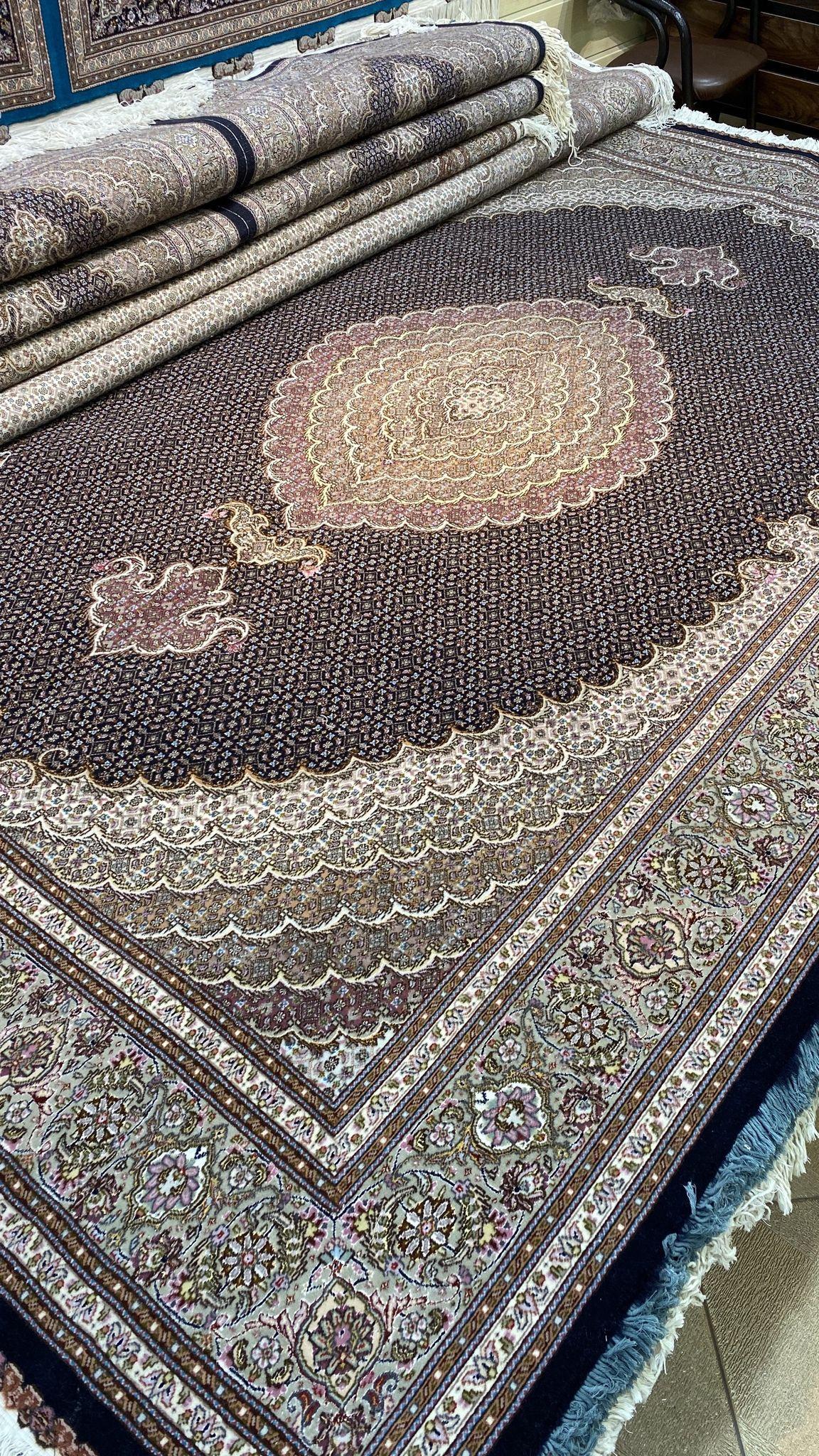 فرش دستباف ماهی