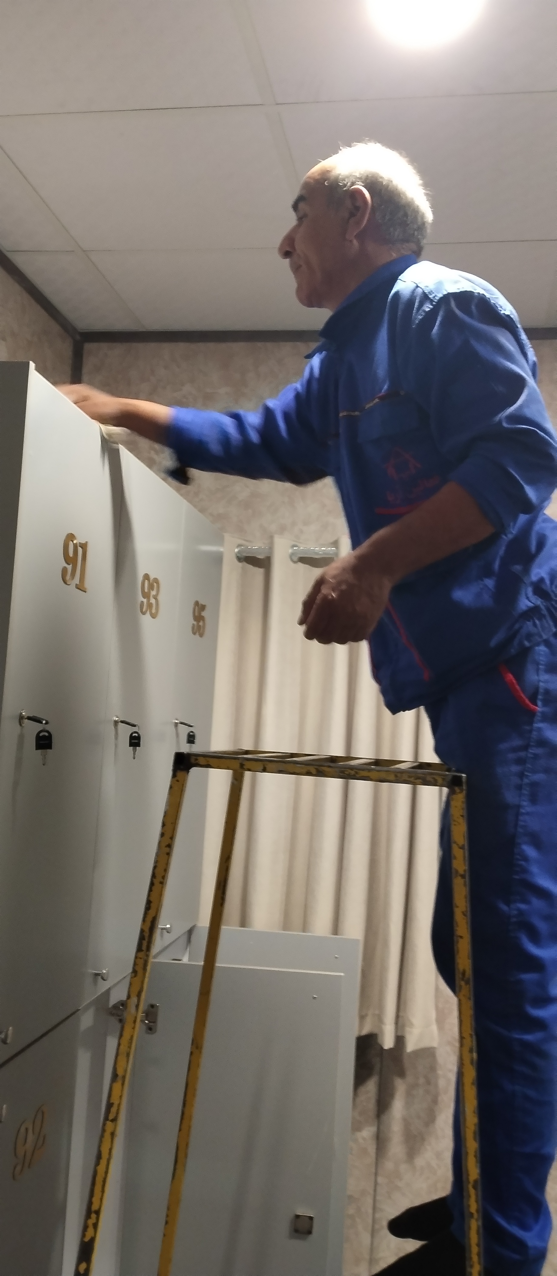خدمات نظافتی عسگری