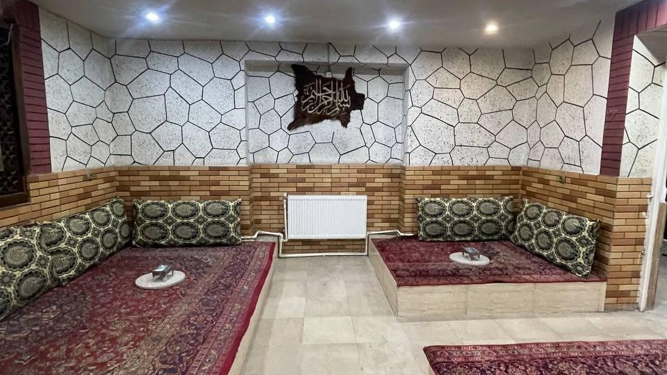سفره خانه سنتی باغ افشار