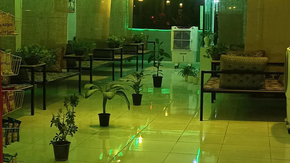 سفره خانه خوش نشین