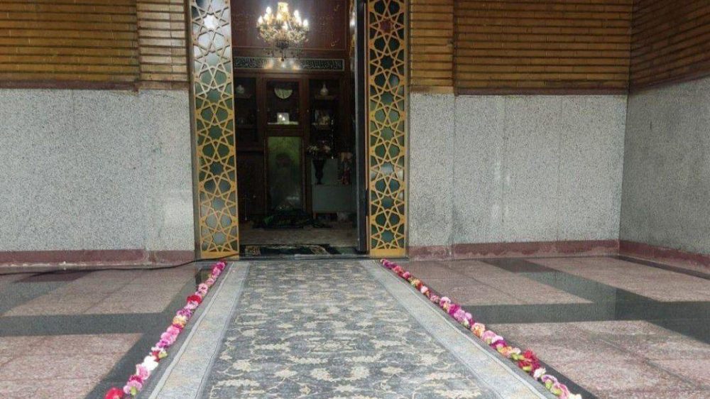 مرقد عارف بزرگ سید علی اشرف صادقی (پیرصادق)