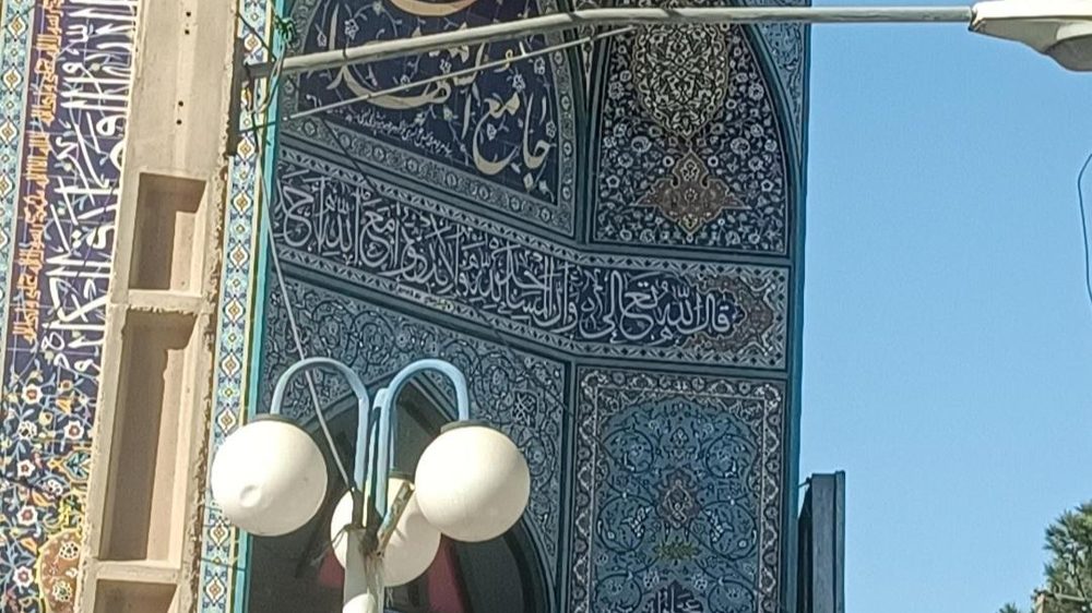 مسجد 72 تن