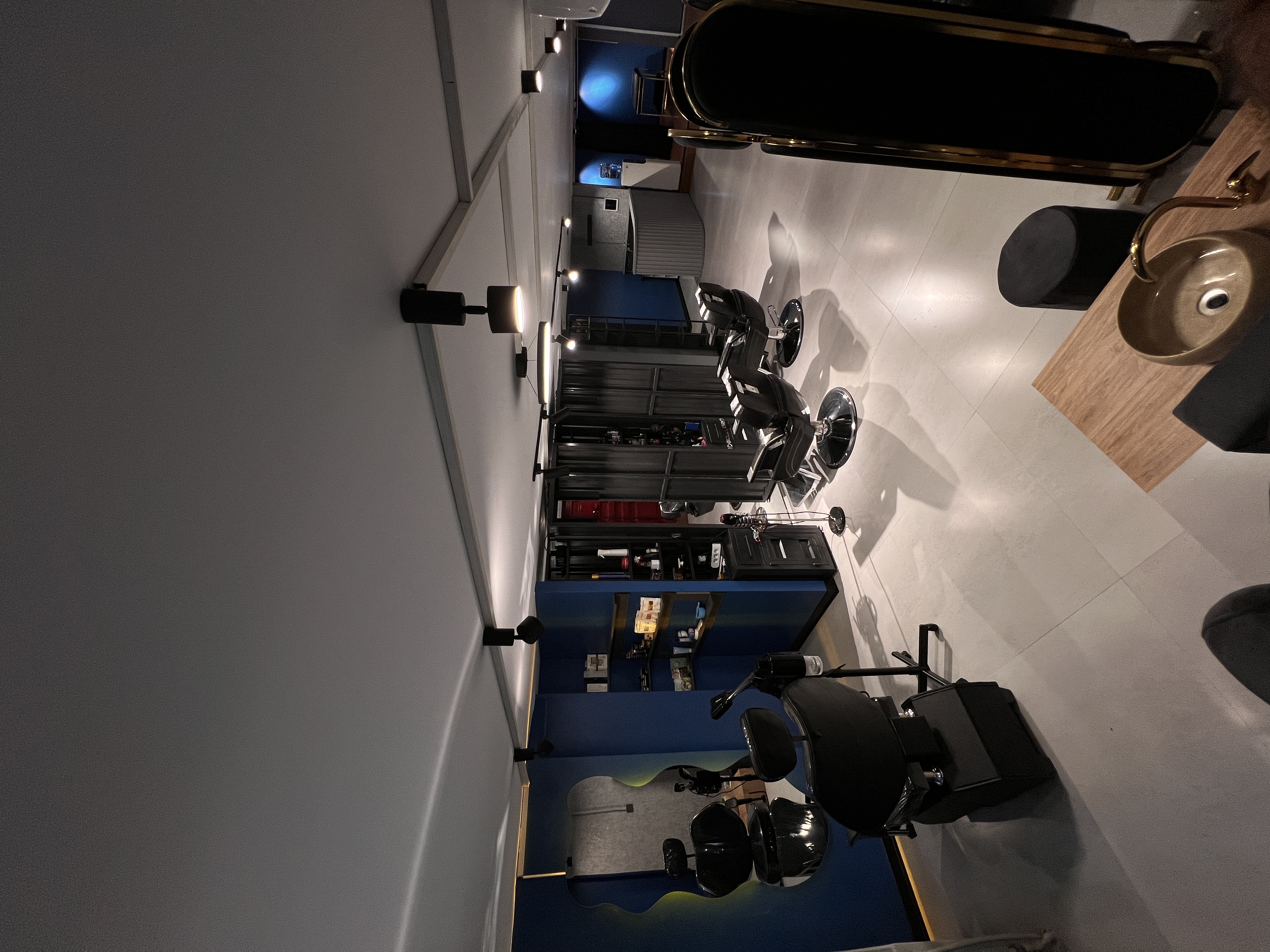 سالن ارایشگاه مردانه M-LOUNGE