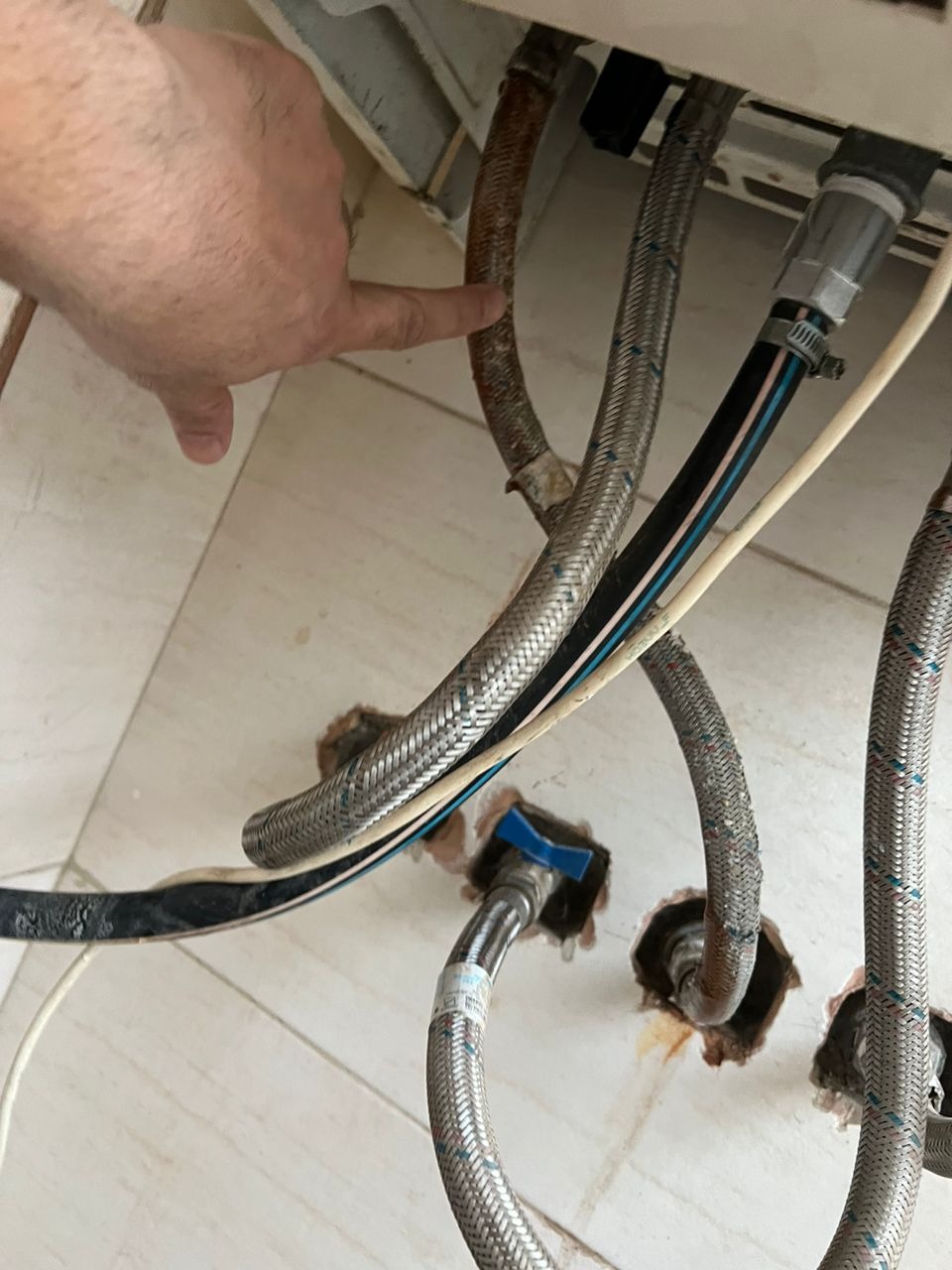 تعمیرات و سرویس و نصب انواع پکیج کریم