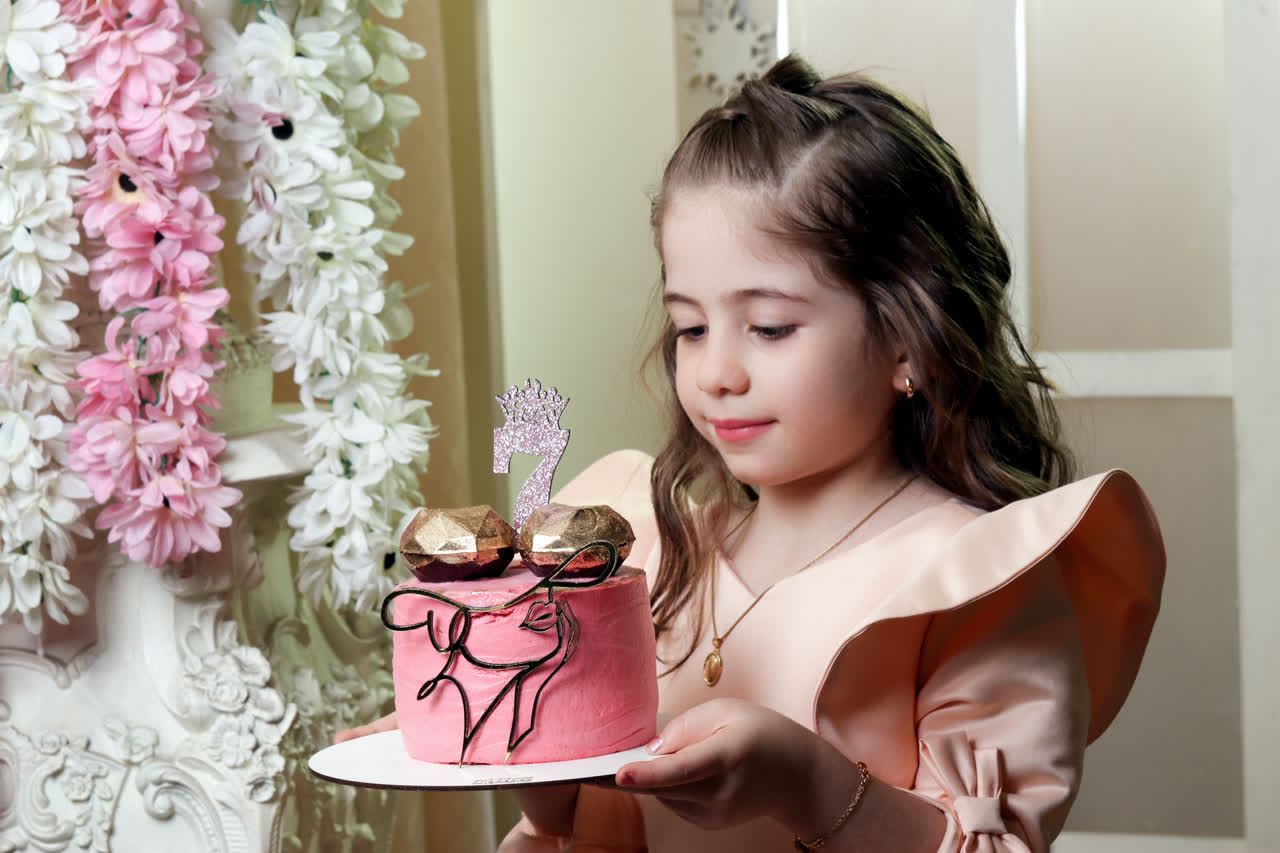 آتلیه عکاسی تخصصی کودک و بارداری گنجینه