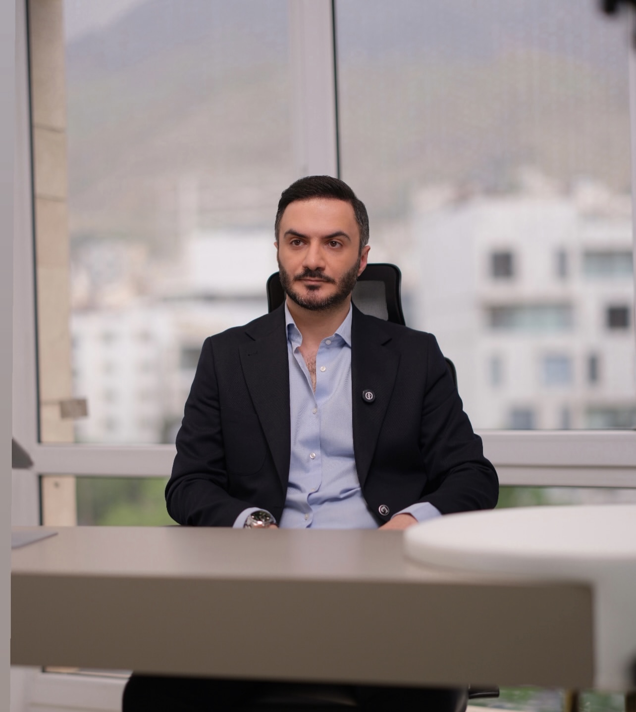 متخصص جراحی فک و صورت دکتر حامد محمودی