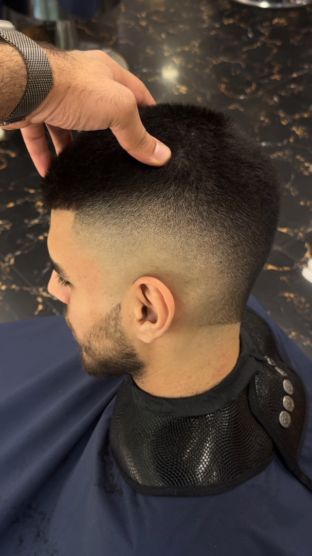آقای آرایشگر (شعبه بلوار فردوس)