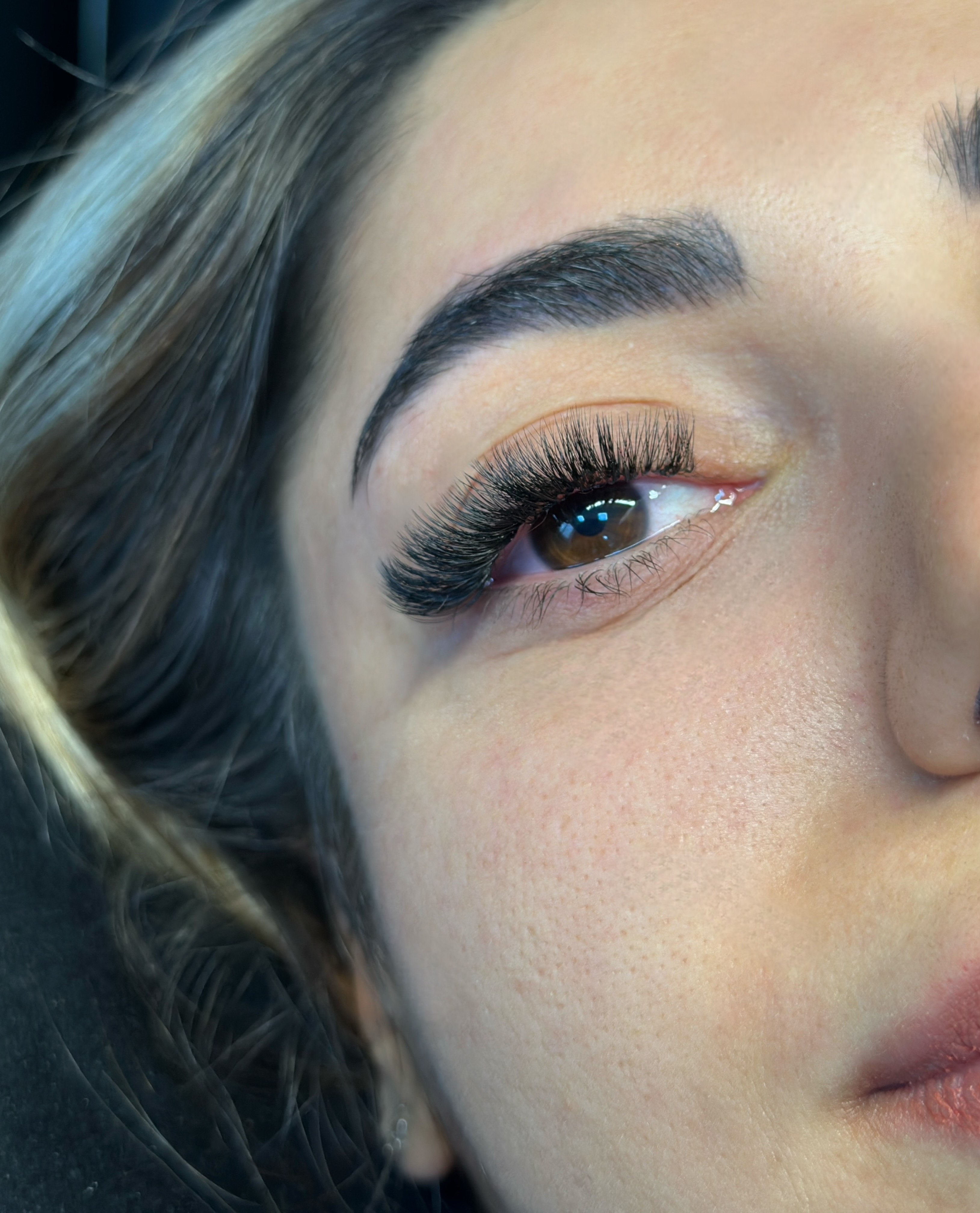 خدمات تخصصی اکستنشن مژه ندا عامری