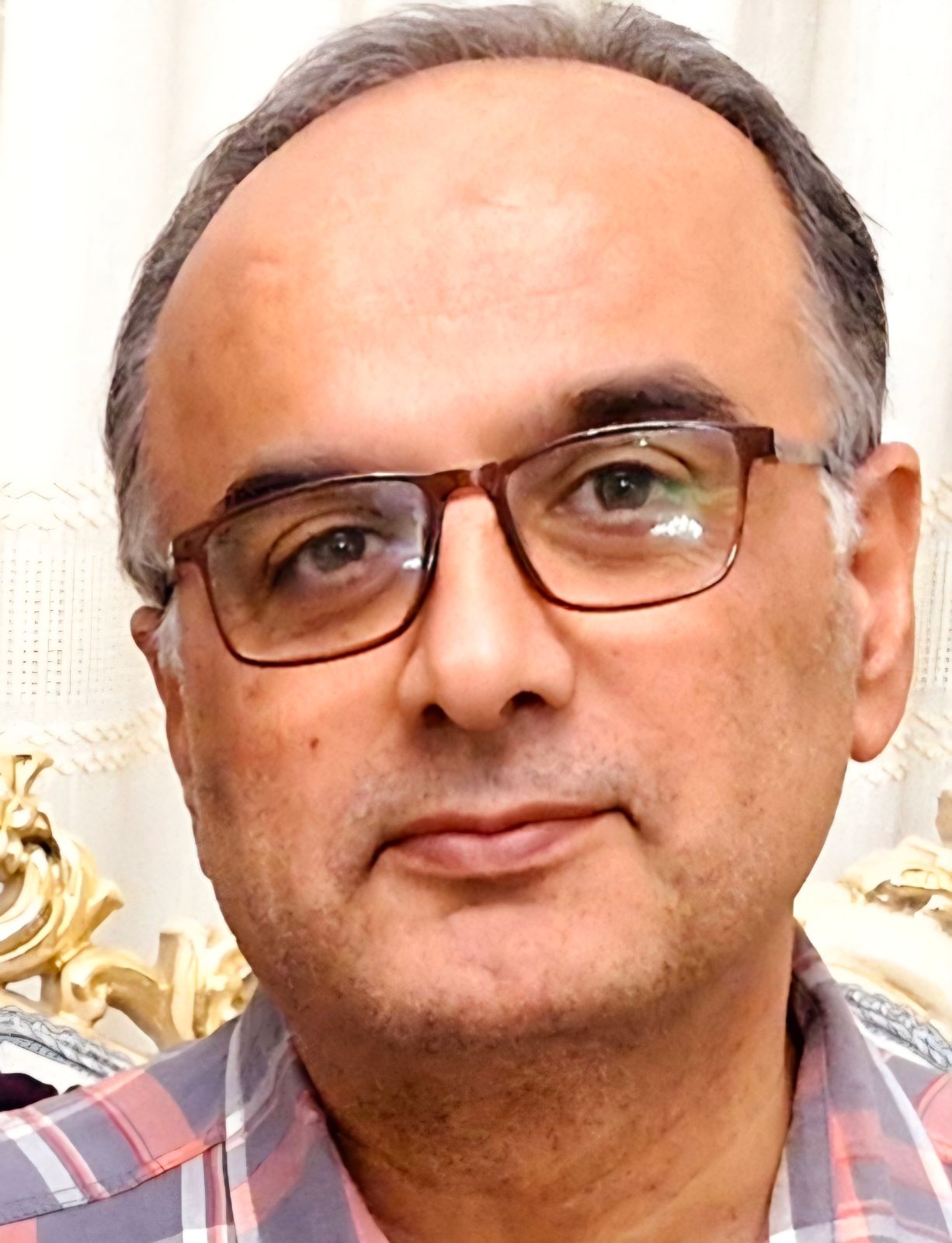 دکتر احمد طهماسبی جراح و متخصص گوش و حلق وبینی ،جراح پلاستیک بینی