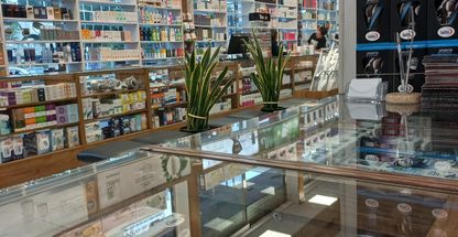 داروخانه دکتر موثق خیابان سپهبد قرنی