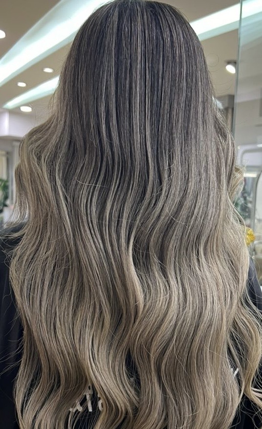 خدمات تخصصی ناخن و رنگ مو الا