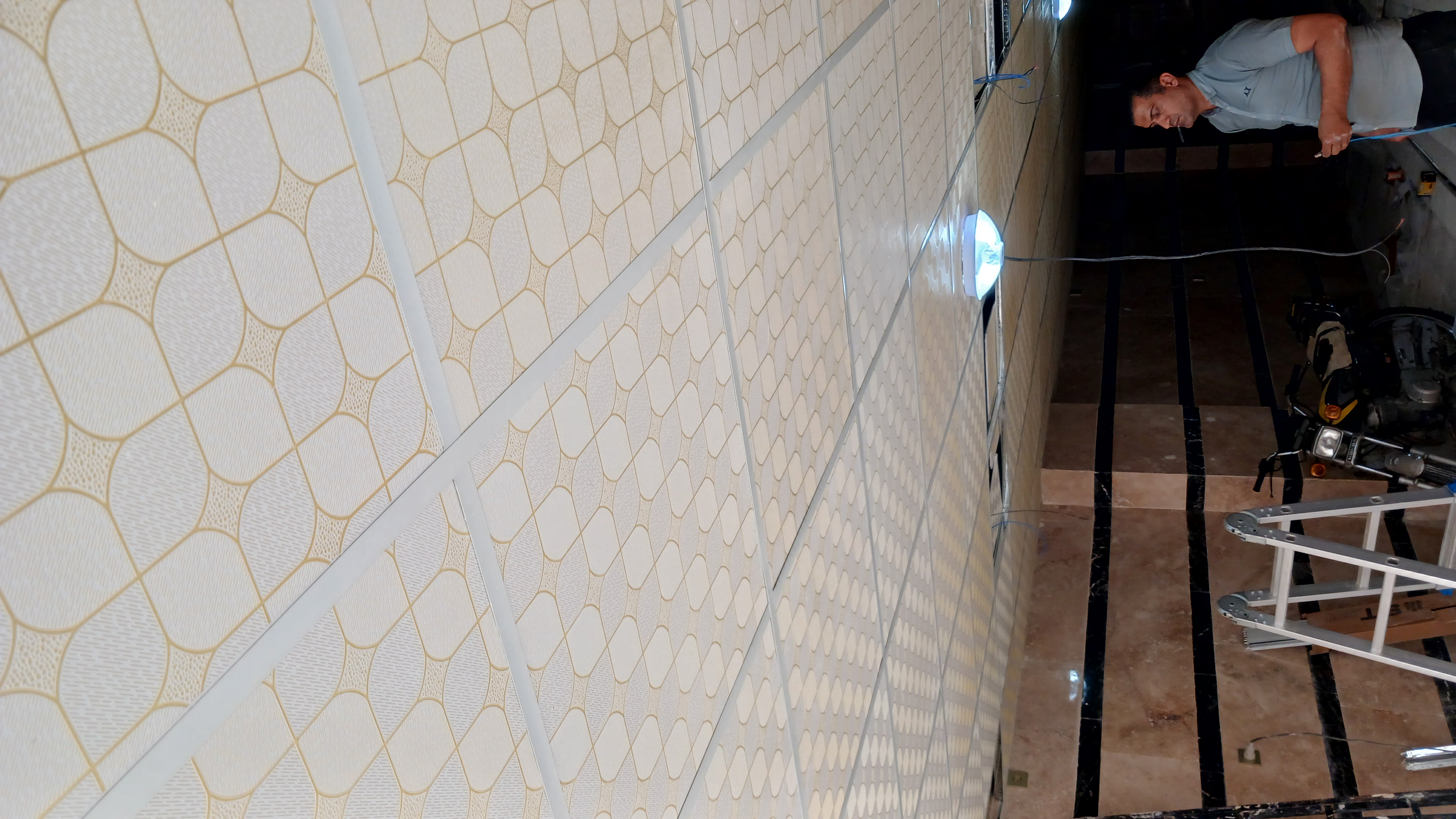 اجرای سقف کاذب با تایل ۶۰ در ۶۰ در مشهد