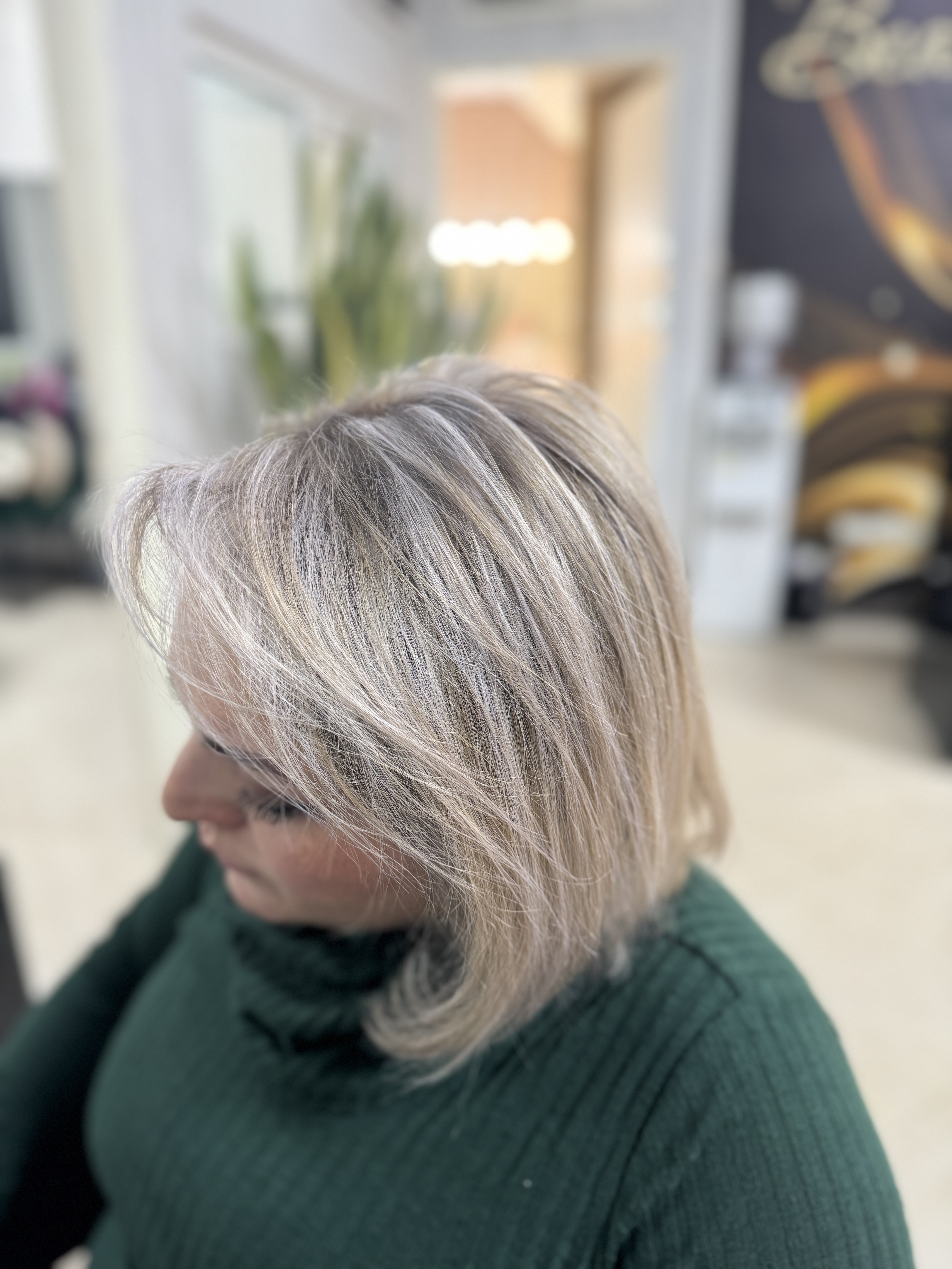 خدمات کراتینه مو و رنگ و لایت ملینا