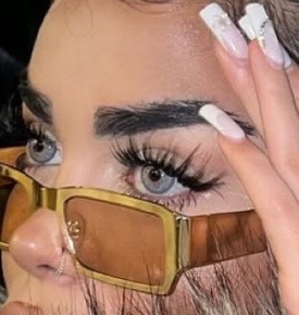 مرکز تخصصی اکستنشن مژه فیبروز ابرو رویال