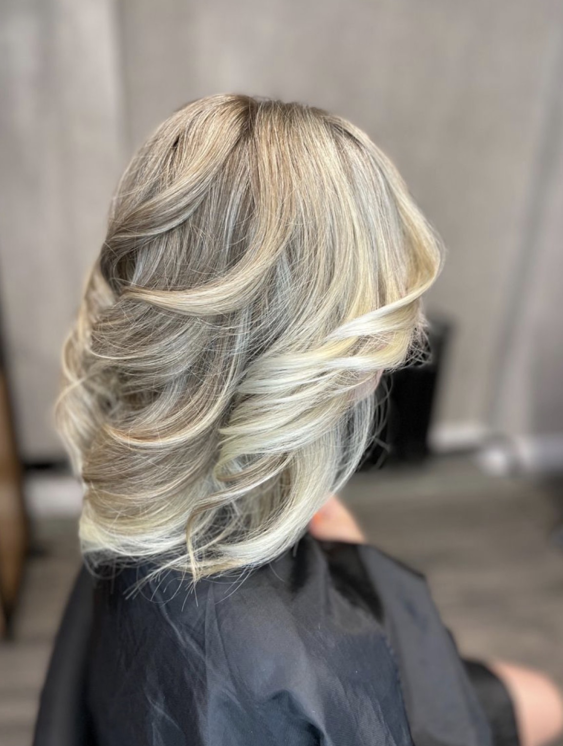 مرکز اموزش مژه و خدمات مژه نگین رحیمی