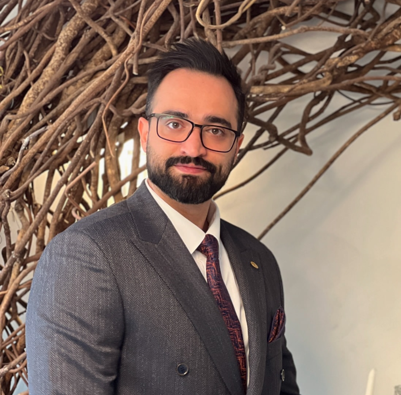 وکیل پایه یک دادگستری امید قرداشخانی