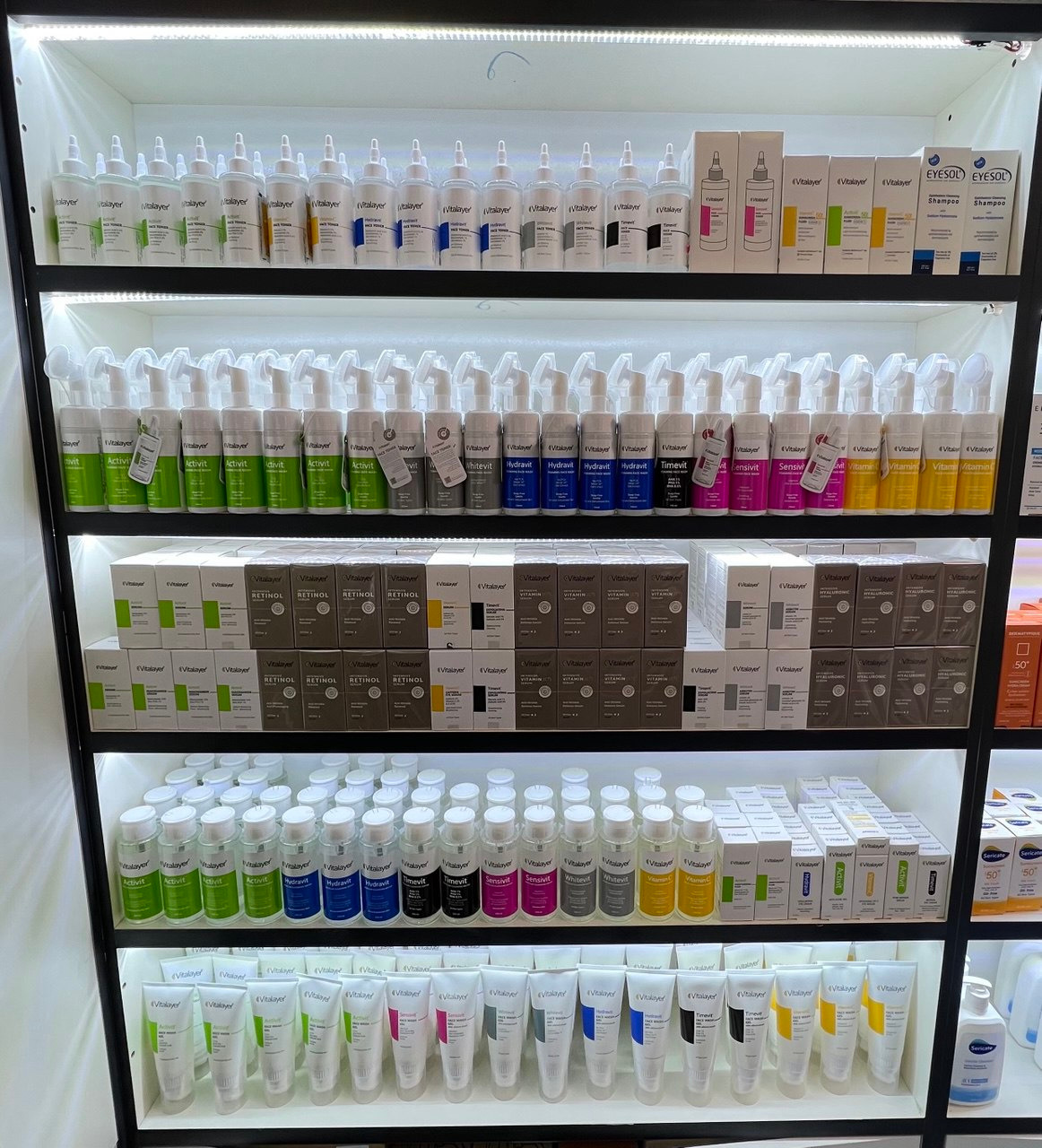 گالری تخصصی پوست و مو رامایا