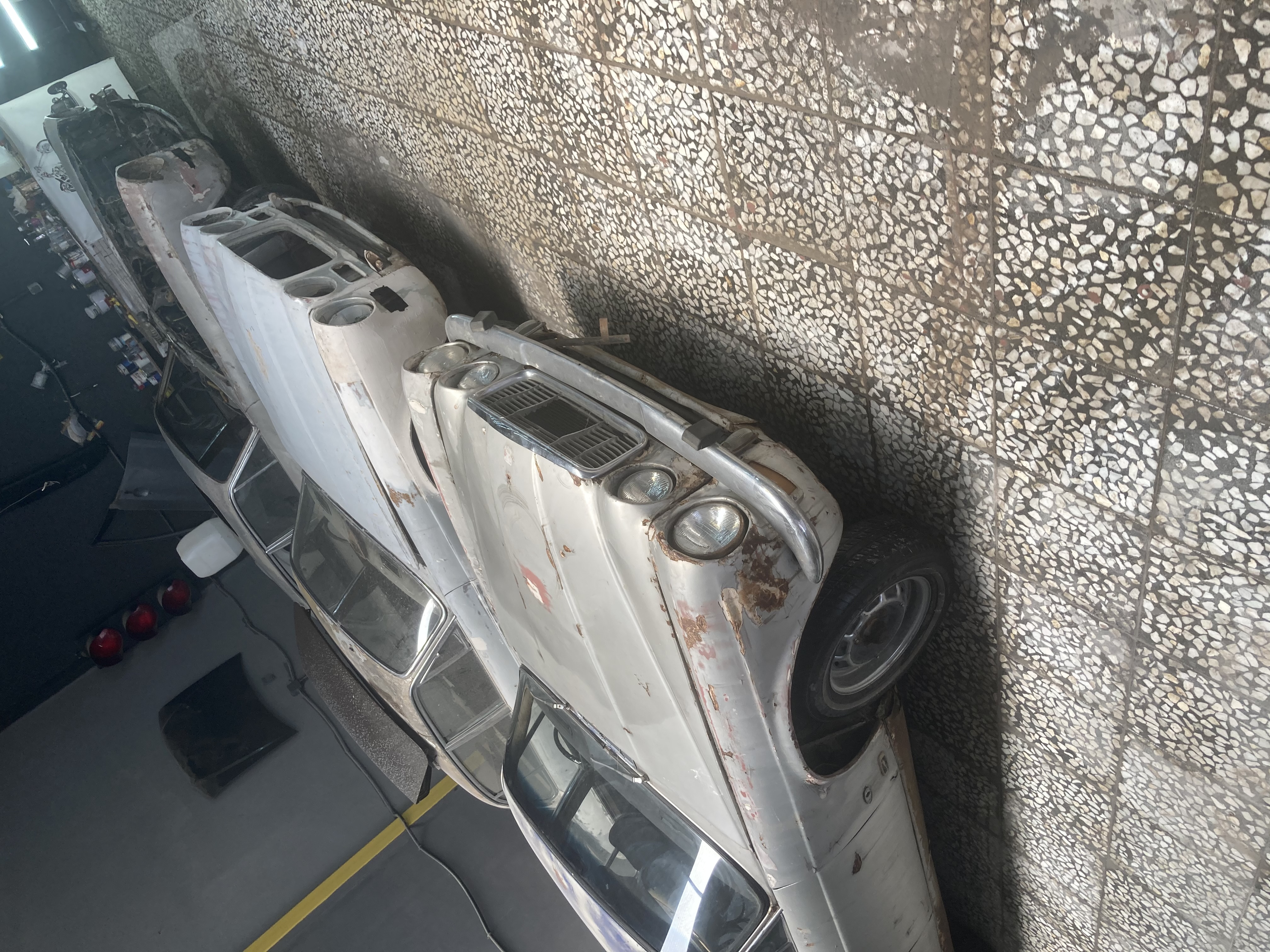 مرکز بازسازی خودروهای کلاسیک بهروز