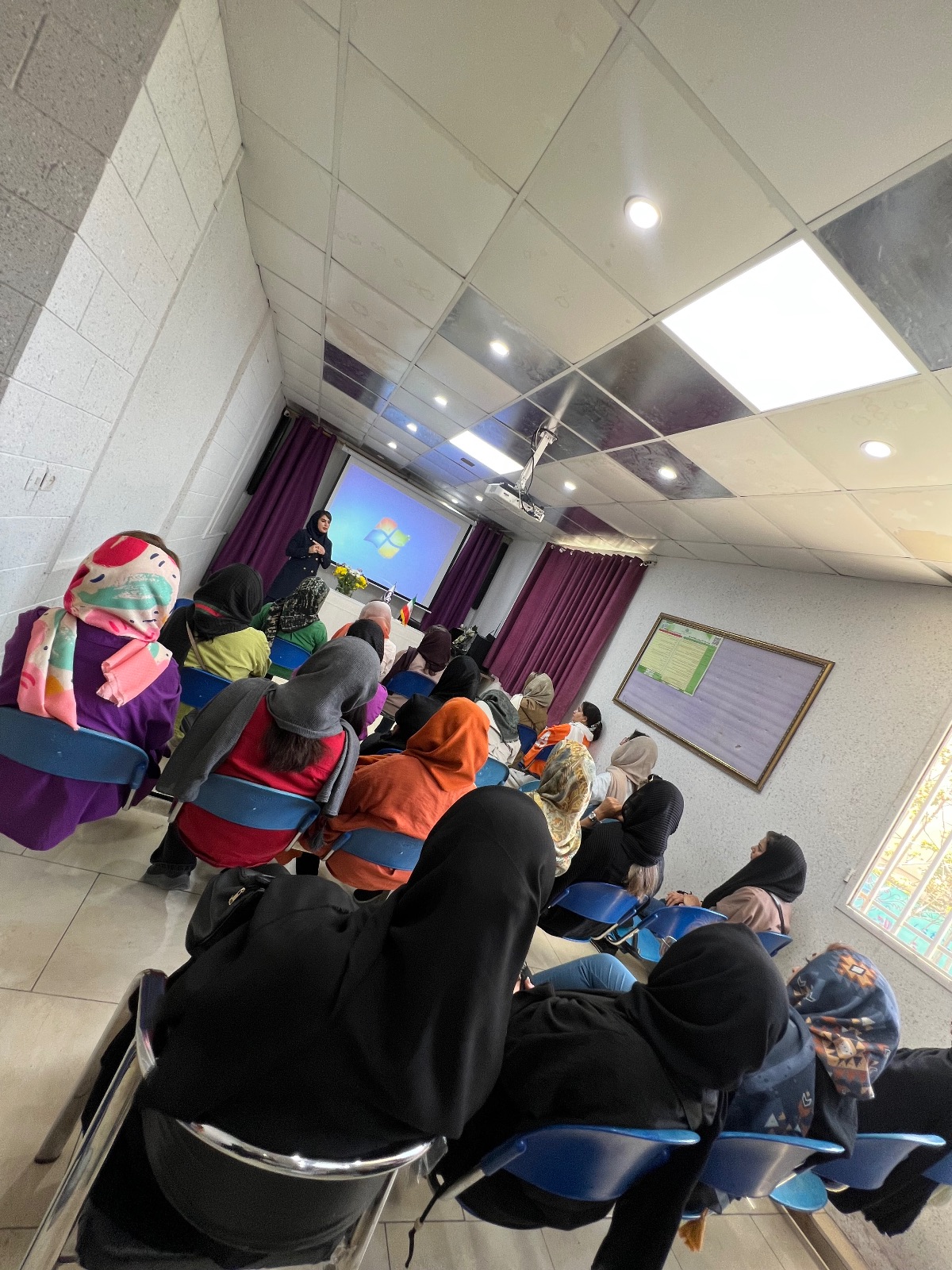 مجموعه مدارس دخترانه و پسرانه نگرش