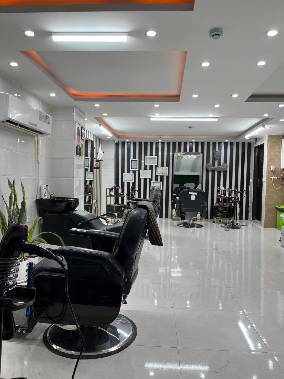 ارایشگاه موچین