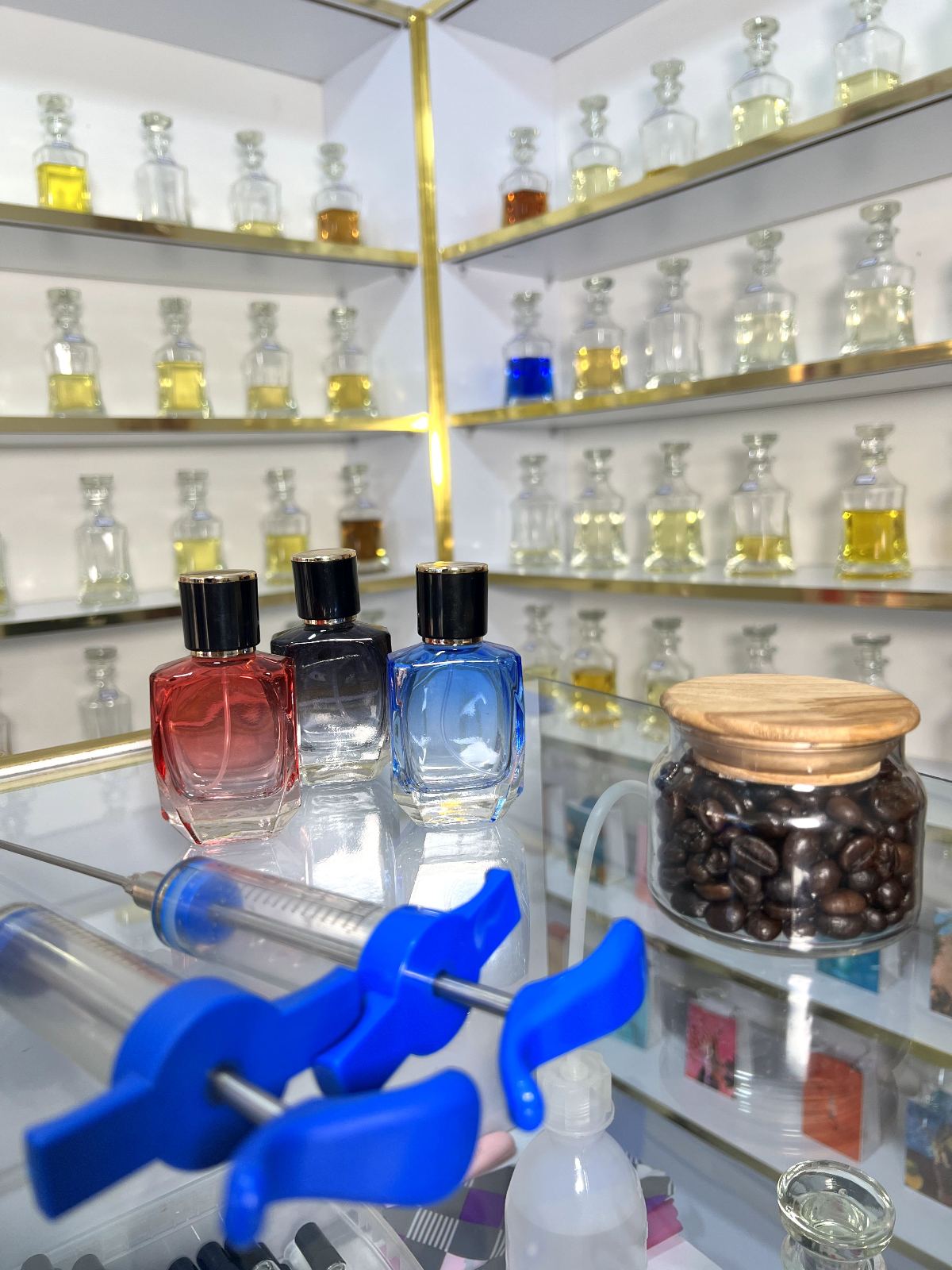 متخصص عطر و ادکلن | عطرولوژیست
