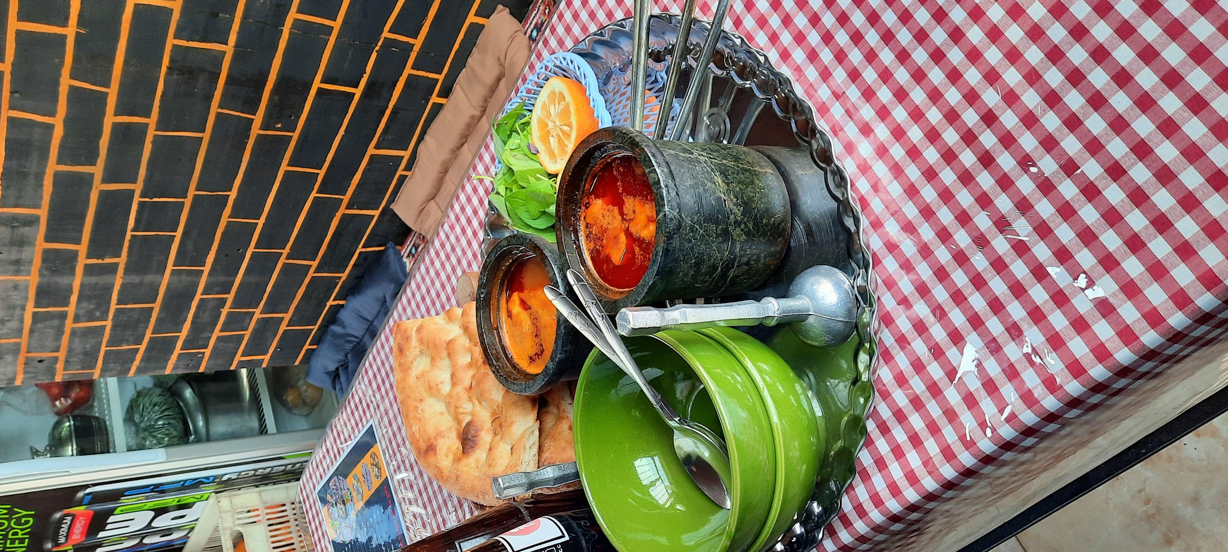سنتی سرای و غذاخوری  کهنه چنار