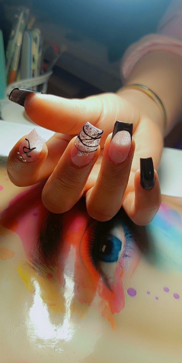 خدمات کاشت ناخن سحر