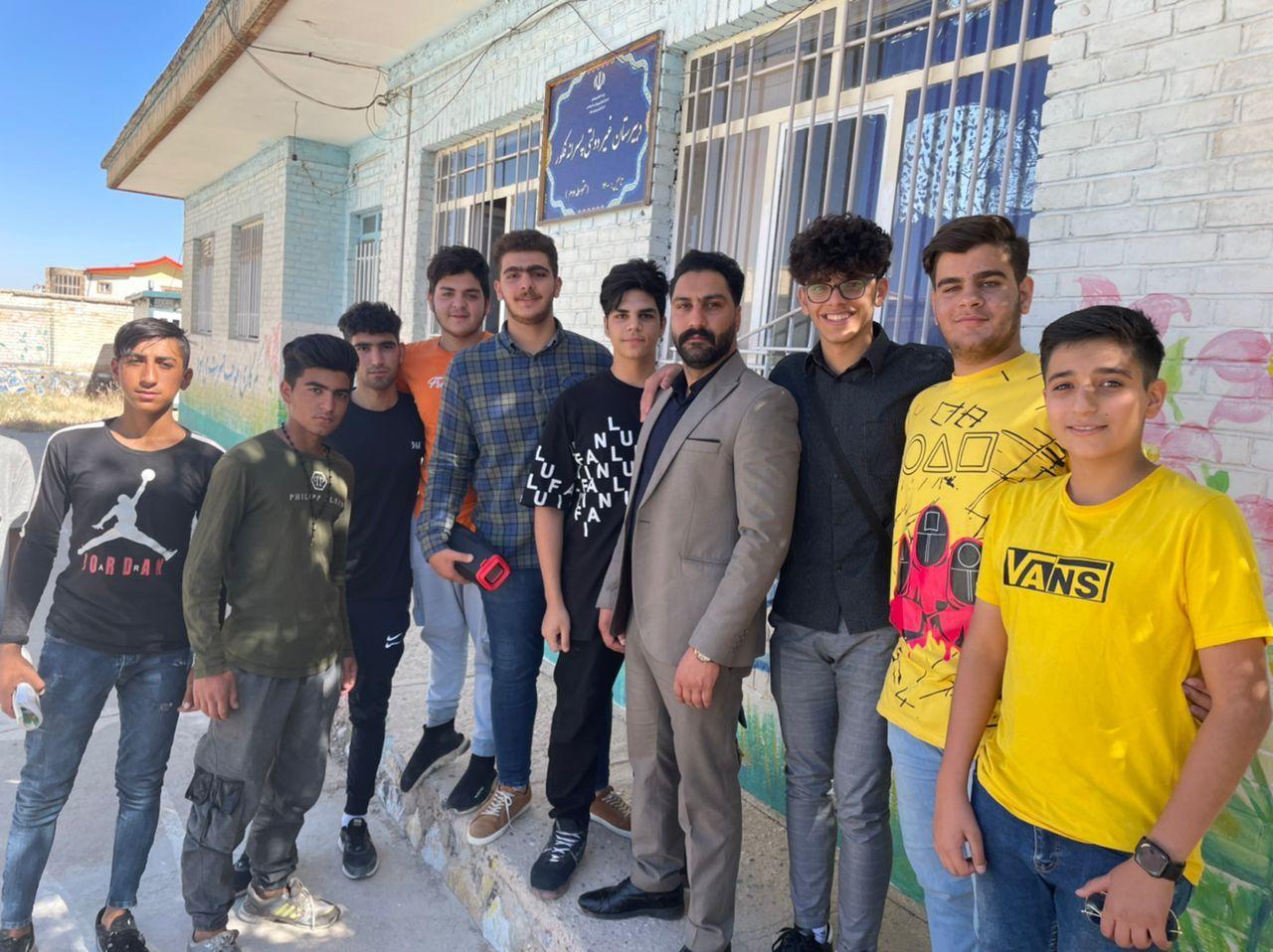 دبیرستان غیر دولتی فکور