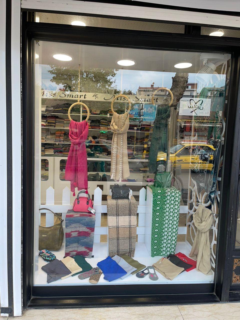 گالری شال و روسری میس اسمارت